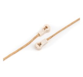 Dos FibreStrap abiertos, colocados en diagonal desde la parte superior derecha hasta la inferior izquierda, sobre un fondo blanco.